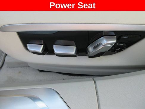 Used 2020 BMW 745e xDrive AWD/4WD image 27