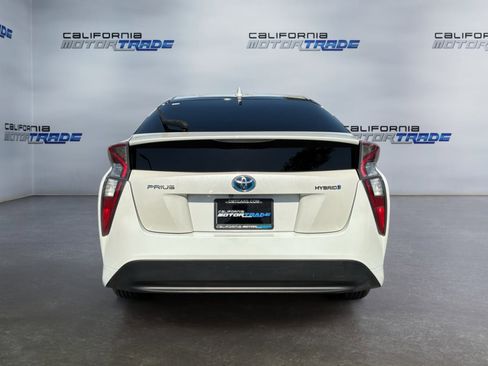 Used 2016 Toyota Prius Two FWD image 6