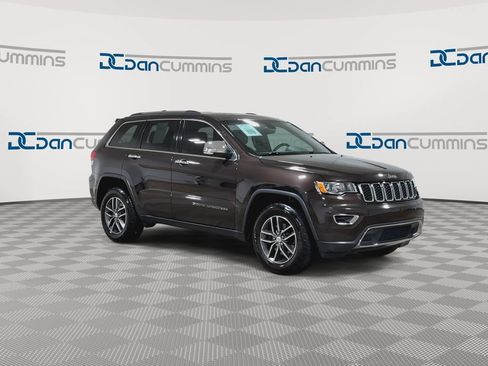 Used 2017 Jeep Grand Cherokee Limited AWD/4WD image 2