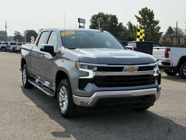 Used 2023 Chevrolet Silverado 1500 LT AWD/4WD image 4