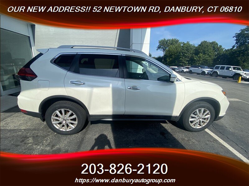 Used 2017 Nissan Rogue SV AWD/4WD image 6