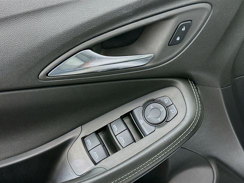 Used 2025 Buick Encore GX Preferred image 15