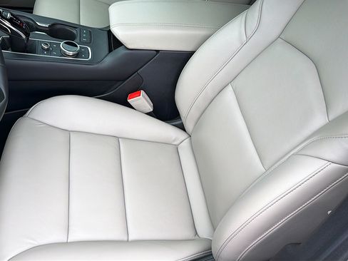 Used 2023 Cadillac XT4 Premium Luxury FWD image 19