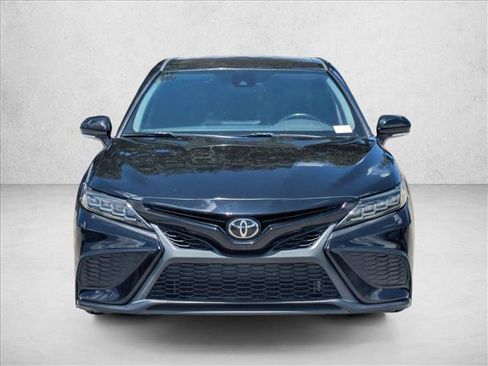 Used 2021 Toyota Camry SE w/ Convenience Package FWD image 2