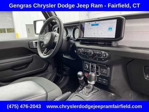 Used 2024 Jeep Wrangler Unlimited AWD/4WD image 42