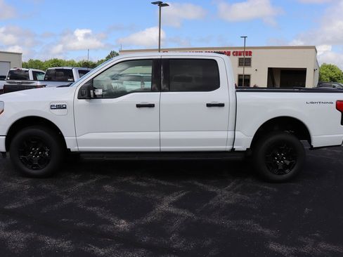 Used 2025 Ford F150 Lightning XLT image 7