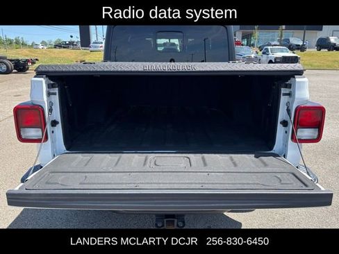 Used 2023 Jeep Gladiator Sport image 16