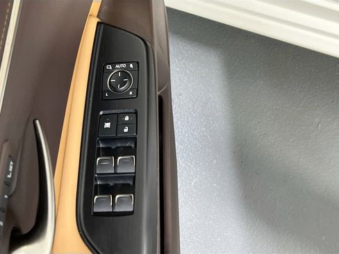 Used 2021 Lexus ES 250 w/ Premium Package image 16