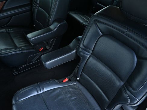 Used 2019 Lincoln Navigator Reserve AWD/4WD image 15