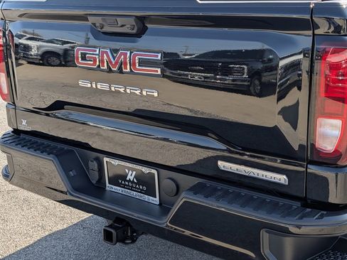 New 2026 GMC Sierra 1500 Elevation image 8