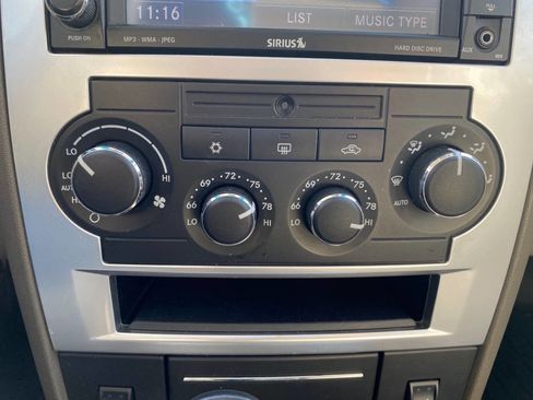 Used 2008 Chrysler 300 C w/ Protection Group II image 38