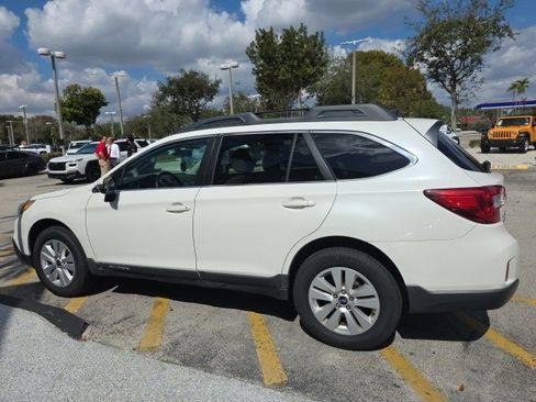 Used 2016 Subaru Outback 2.5i Premium image 4