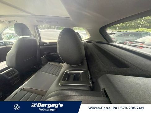 Used 2023 Volkswagen Taos SEL AWD/4WD image 6