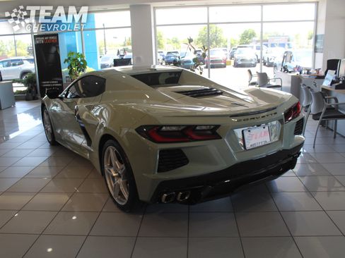 Used 2024 Chevrolet Corvette Stingray Convertible w/ 1LT RWD image 8