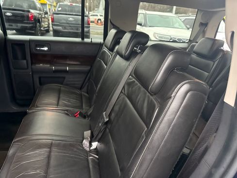 Used 2011 Ford Flex SEL w/ Rapid Spec Order Code image 18