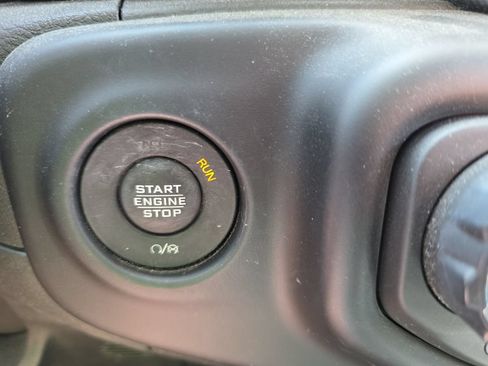 Used 2021 Jeep Wrangler Unlimited Sport AWD/4WD image 27