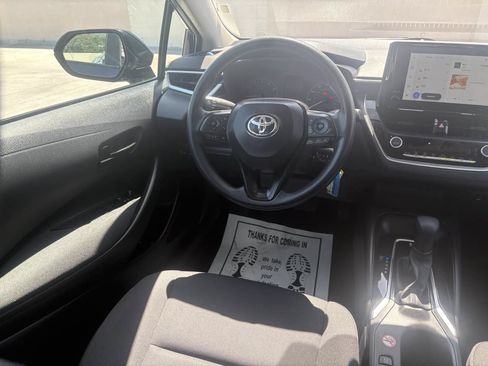 Used 2025 Toyota Corolla LE FWD image 18