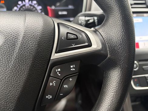 Used 2017 Ford Fusion SE w/ Fusion SE Technology Package FWD image 25