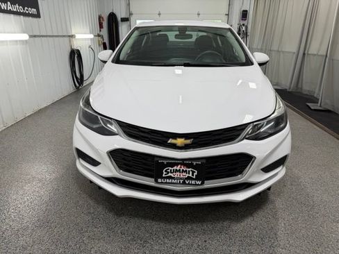 Used 2017 Chevrolet Cruze LT w/ Convenience Package FWD image 2