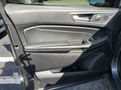 Used 2021 Ford Edge Titanium image 15