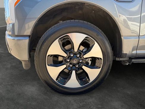 Used 2024 Ford F150 Lightning Platinum AWD/4WD image 4