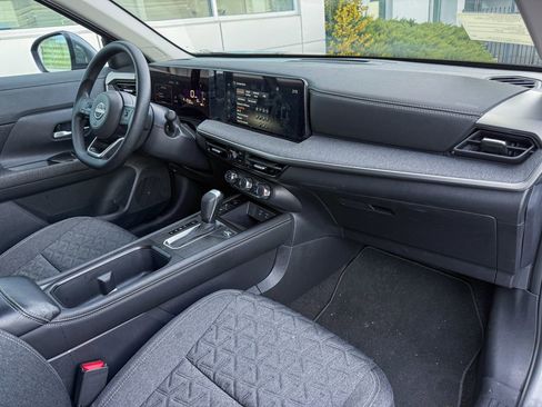 Certified 2025 Nissan Kicks SV image 9