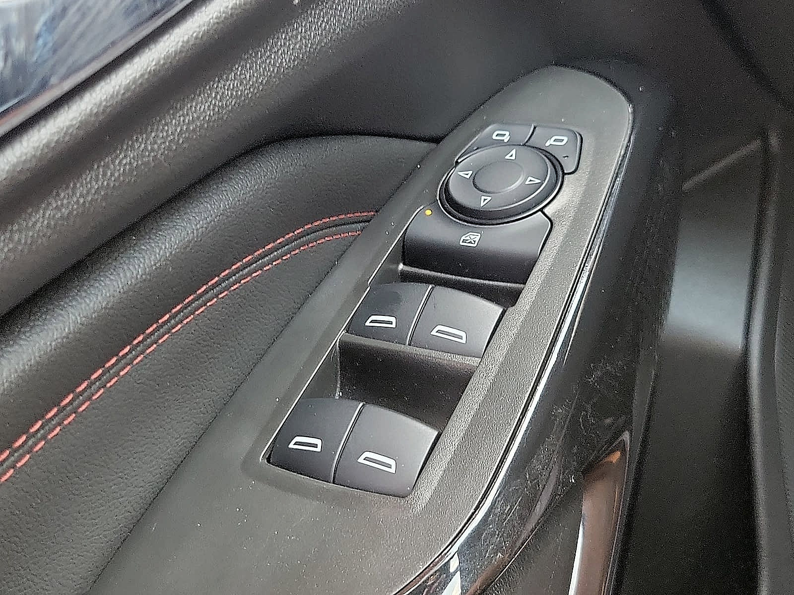 Used 2025 Chevrolet Trax RS w/ Driver Confidence Package FWD image 13