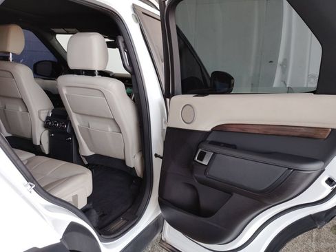 Used 2019 Land Rover Discovery HSE AWD/4WD image 15