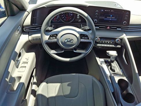 Used 2023 Hyundai Elantra SEL FWD image 12