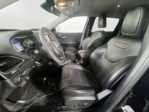 Used 2022 Jeep Cherokee Trailhawk w/ Premium Leather Package image 20