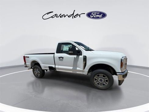 New 2025 Ford F350 XLT w/ FX4 Off-Road Package image 2