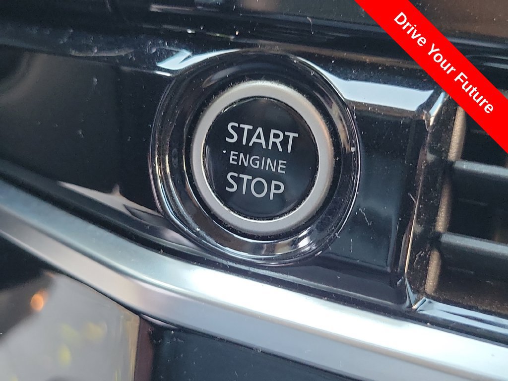 Used 2022 Nissan Pathfinder Platinum w/ Cargo Package FWD image 9