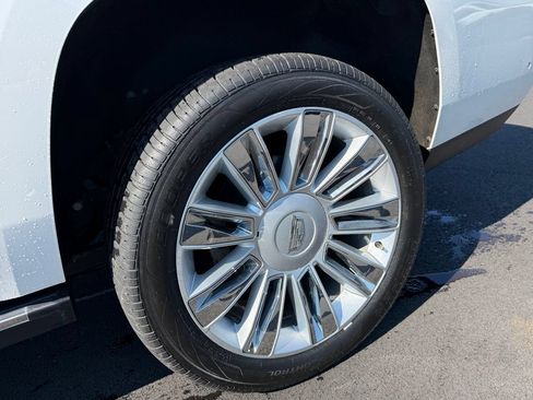 Used 2019 Cadillac Escalade Platinum AWD/4WD image 34