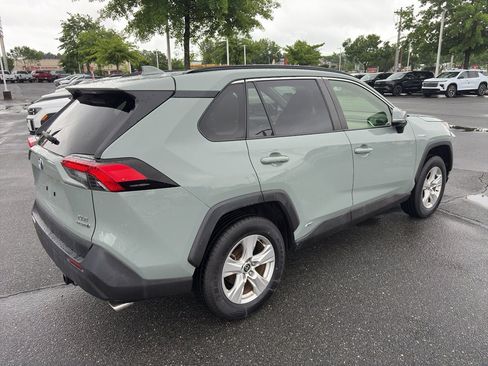 Used 2021 Toyota RAV4 XLE w/ Convenience Package AWD/4WD image 18
