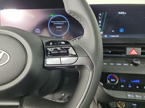 New 2025 Hyundai Elantra SEL image 21