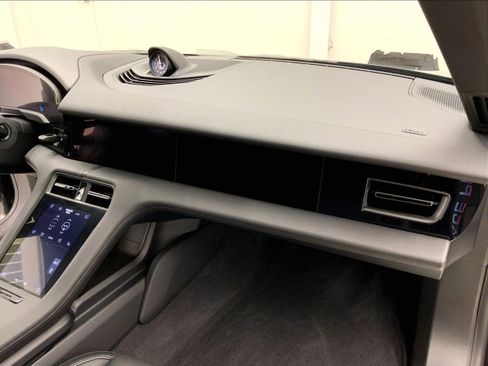 Used 2025 Porsche Taycan image 21