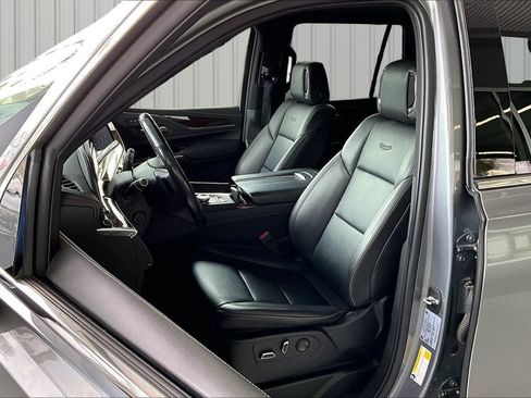 Used 2022 Cadillac Escalade Luxury AWD/4WD image 15