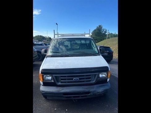 Used 2006 Ford E-150 and Econoline 150 RWD image 2