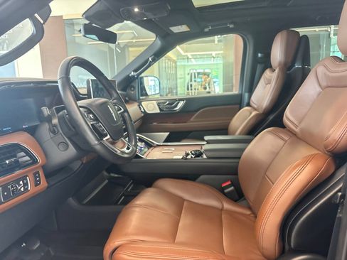 Certified 2022 Lincoln Navigator Reserve AWD/4WD image 12