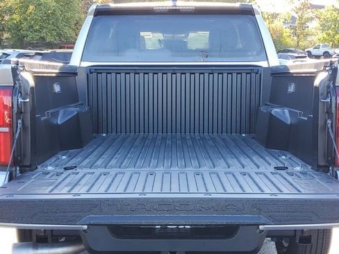 Used 2025 Toyota Tacoma SR5 image 7