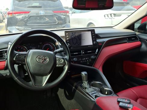 Used 2021 Toyota Camry XSE FWD image 8