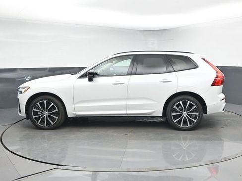 Used 2023 Volvo XC60 B5 Plus AWD/4WD image 6