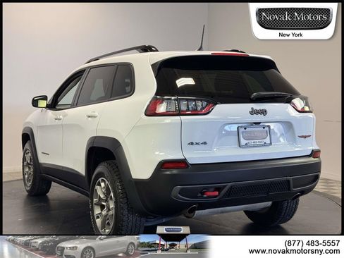 Used 2022 Jeep Cherokee Trailhawk image 5