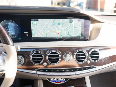 Used 2018 Mercedes-Benz S 560 4MATIC Sedan w/ Premium Package image 31