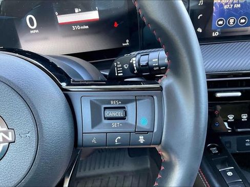 Certified 2025 Nissan Kicks SR FWD image 17