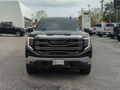 Used 2022 GMC Sierra 1500 SLT AWD/4WD image 9