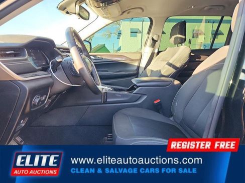 Used 2022 Jeep Grand Cherokee L Laredo w/ Luxury Tech Group I image 14