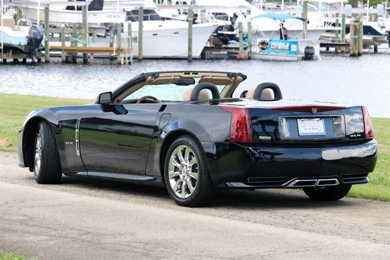 Used 2009 Cadillac XLR RWD image 5