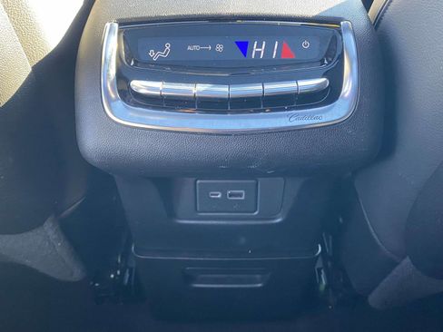 Used 2023 Cadillac XT6 Luxury image 11