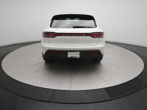 Certified 2023 Porsche Macan image 14